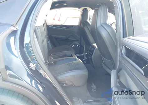 2024 Porsche Cayenne Coupe Turbo Gt z USA, uszkodzony, nr VIN WP1BK2AY4RDA72097